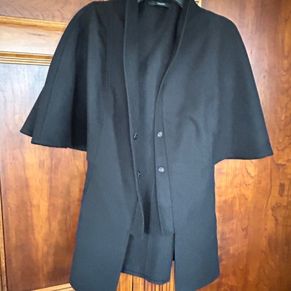 Black Tahari Coat, Size Medium, Medium Weight, Modern With Belt, Very Cute - Picture 8 of 9